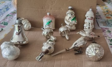 Ack2249241 zilverkleurige oude kerstballen 0