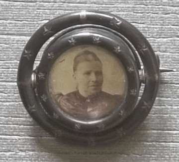 Ams101782 ronde broche vrouw