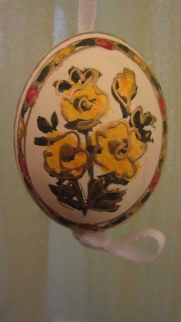 Ape037990 passei met 4 gele narcissen