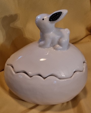 Bdp223646 eierdoos porselein met haas