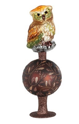 Ig18115 bosuil op piek