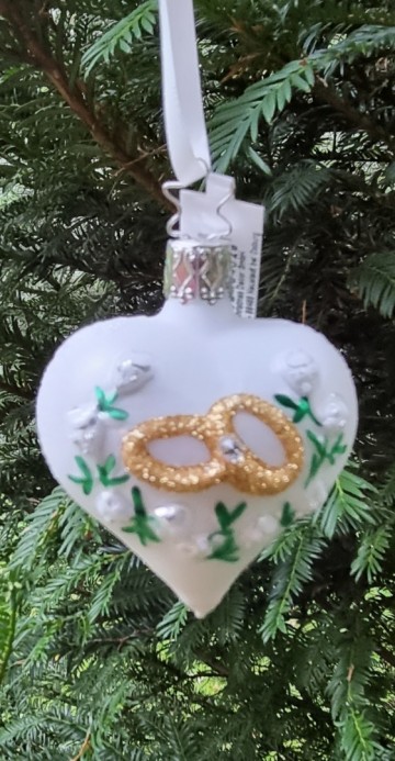 Igo1064221 liefdesverbond hart met gouden ringen voorzijde