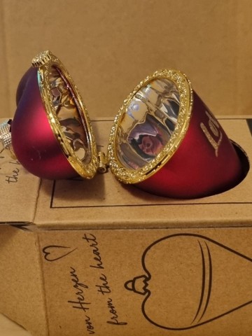 Igo6461202 rood hartje open in doos