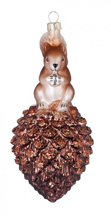 Imd648242 boseekhoorn op dennenappel 0