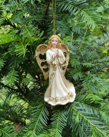 Me240855 2 engelen hangend 1 biddend